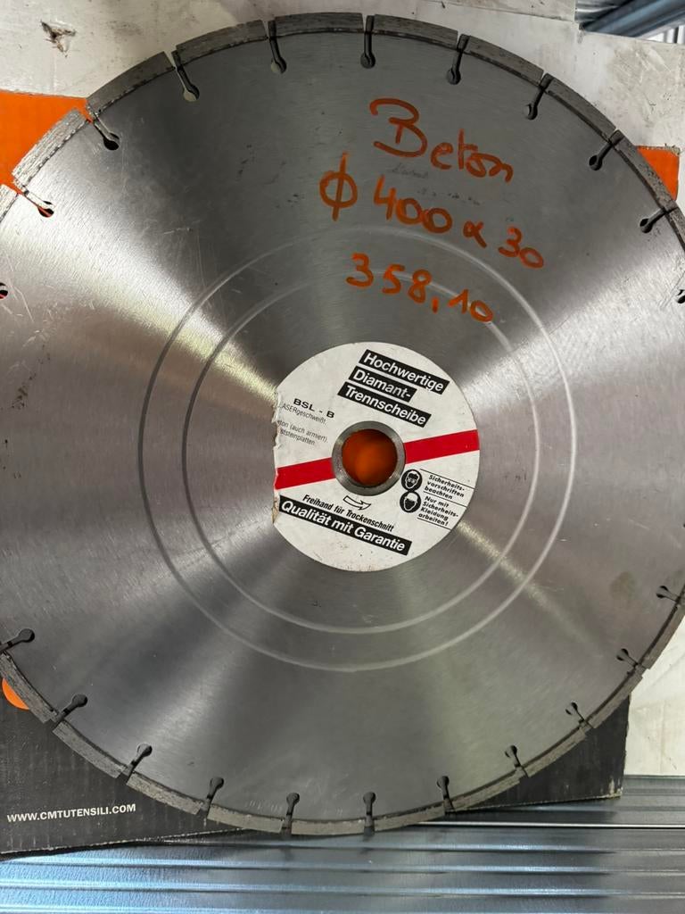 Disque à tronçonner le beton, Bricolage & Construction, Outillage | Meuleuses, Enlèvement, Comme neuf