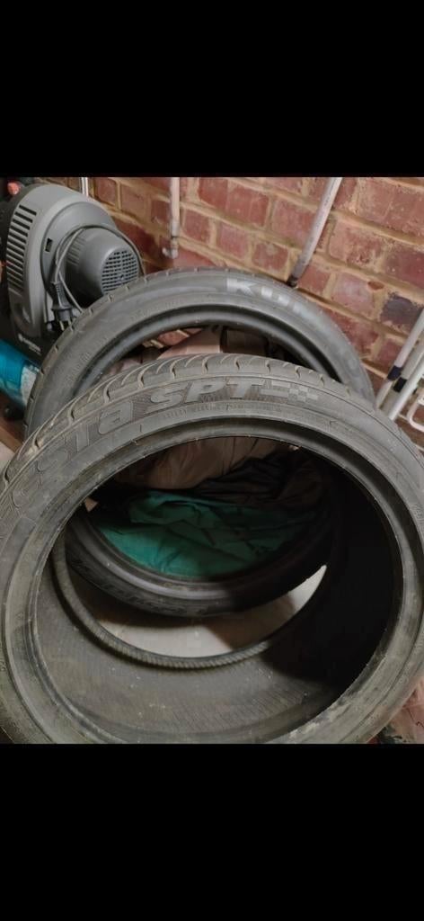 2 pneus KUMHO sport 235/40Z R18 95 Y, Autos : Divers, Pièces de sport automobile, Enlèvement, Comme neuf