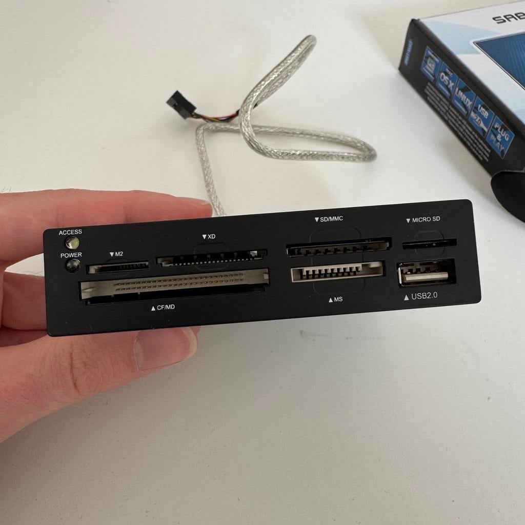 3.5-inch Geheugenkaart lezer voor desktop, Computers en Software, Geheugenkaartlezers, Ophalen, Zo goed als nieuw