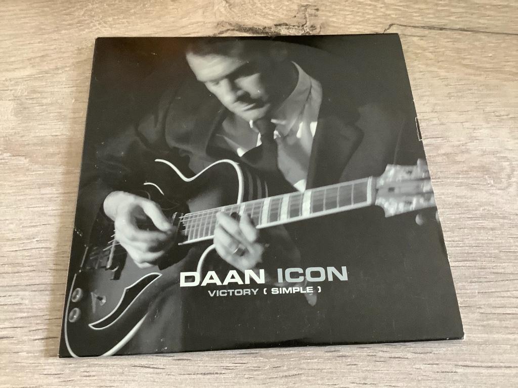 Daan Icon single, 2 t/m 5 singles, Ophalen of Verzenden, Zo goed als nieuw, Pop