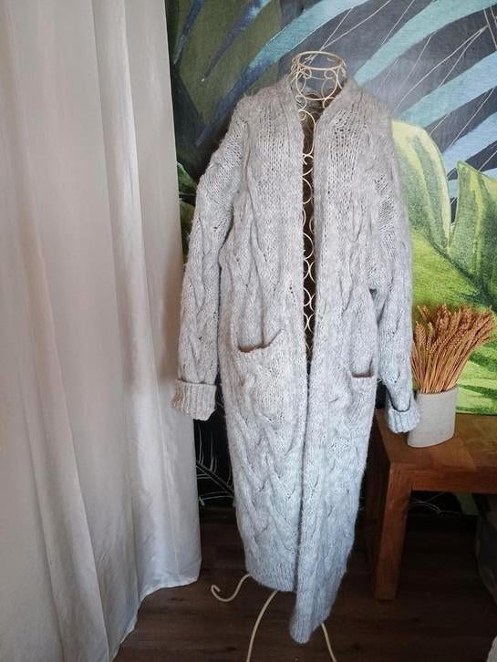 Lange wollen lichtgrijze gilet maat L, Kleding | Dames, Zara, Maat 42/44 (L), Ophalen of Verzenden, Zo goed als nieuw
