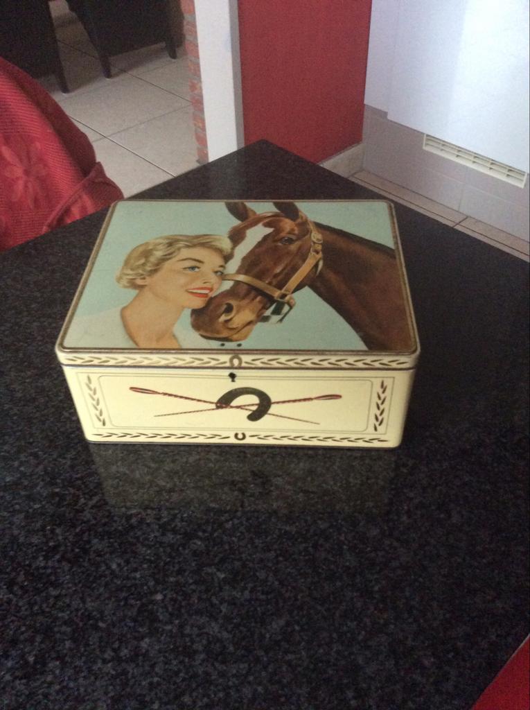 BELLE ETAIN TREFIN DES ANNÉES 1960. LE BIE 25x20x10, Collections, Enlèvement ou Envoi, Comme neuf