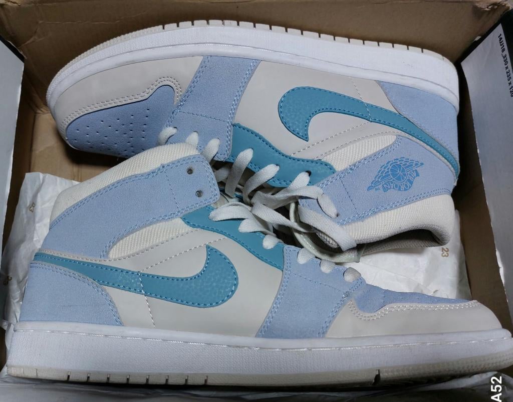 Nike Air Jordan Mid One Azul T44, Ophalen of Verzenden, Nieuw, Schoenen