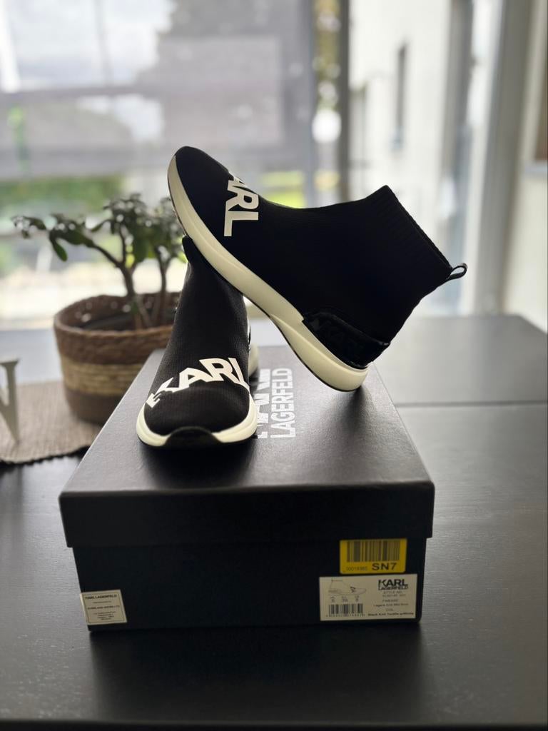 Karl Lagerfeld hoge zwarte sneakers - maat 39, Kleding | Dames, Ophalen, Zo goed als nieuw
