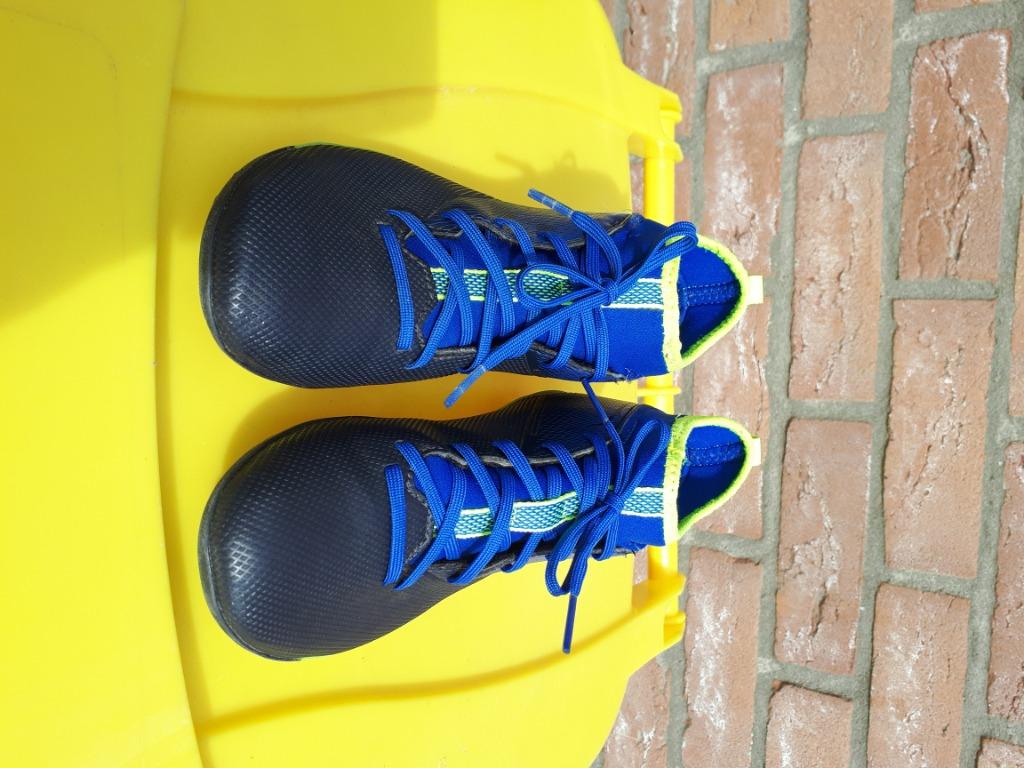 Chaussures de foot montantes Kipsta T35, Enlèvement ou Envoi, Comme neuf, Chaussures