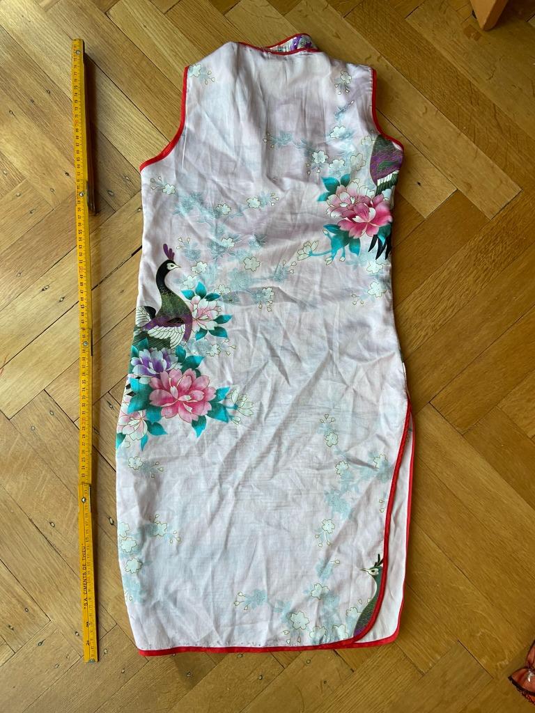 Déguisement robe droite asiatique 5-6 ans, Enfants & Bébés, Costumes de carnaval & Déguisements, Enlèvement, Utilisé, 110 à 116