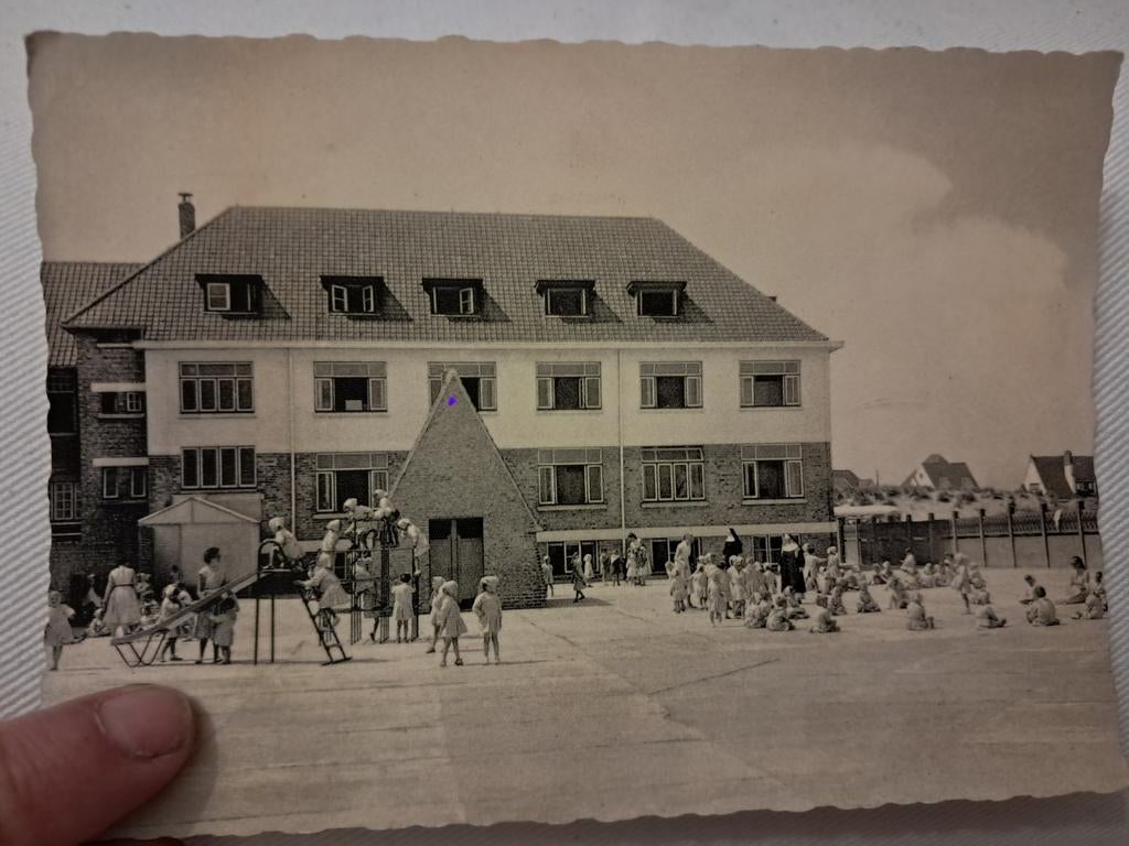 Beschreven pk: Koksijde - Zusters Dominikanessen,  speeltijd, Verzamelen, Postkaarten | België, Ophalen of Verzenden