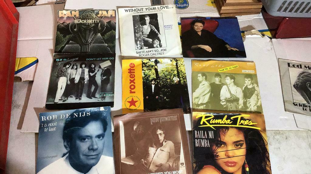 Vynil singles r, Ophalen of Verzenden