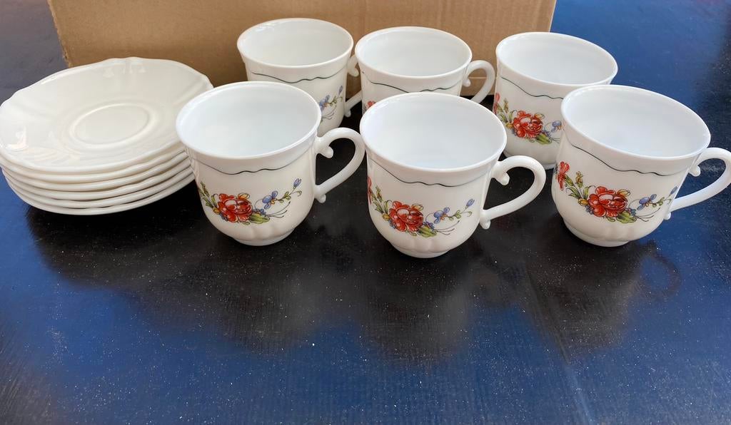 6 sachets de café fleuris avec soucoupe, Maison & Meubles, Cuisine | Vaisselle, Enlèvement ou Envoi, Comme neuf, Tasse(s) et/ou soucoupe(s)