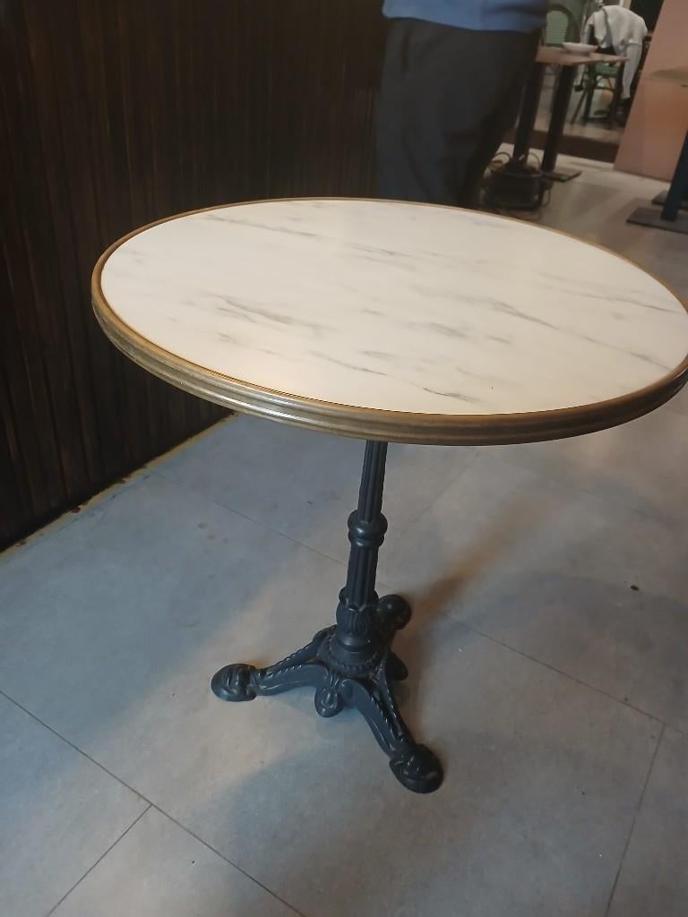 Parijse terrastafel 6 stuks ter beschikking, Ophalen, Zo goed als nieuw, Rond, Kunststof