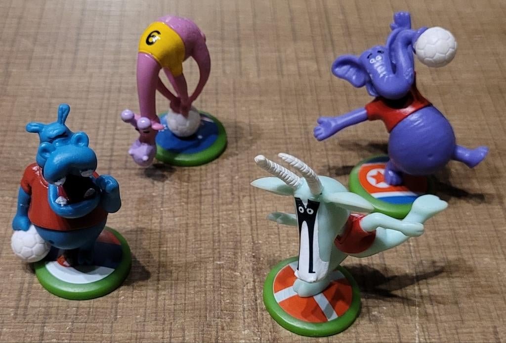 WK voetbal 2010: 4 verzamelfiguurtjes, Verzamelen, Ophalen of Verzenden, Zo goed als nieuw