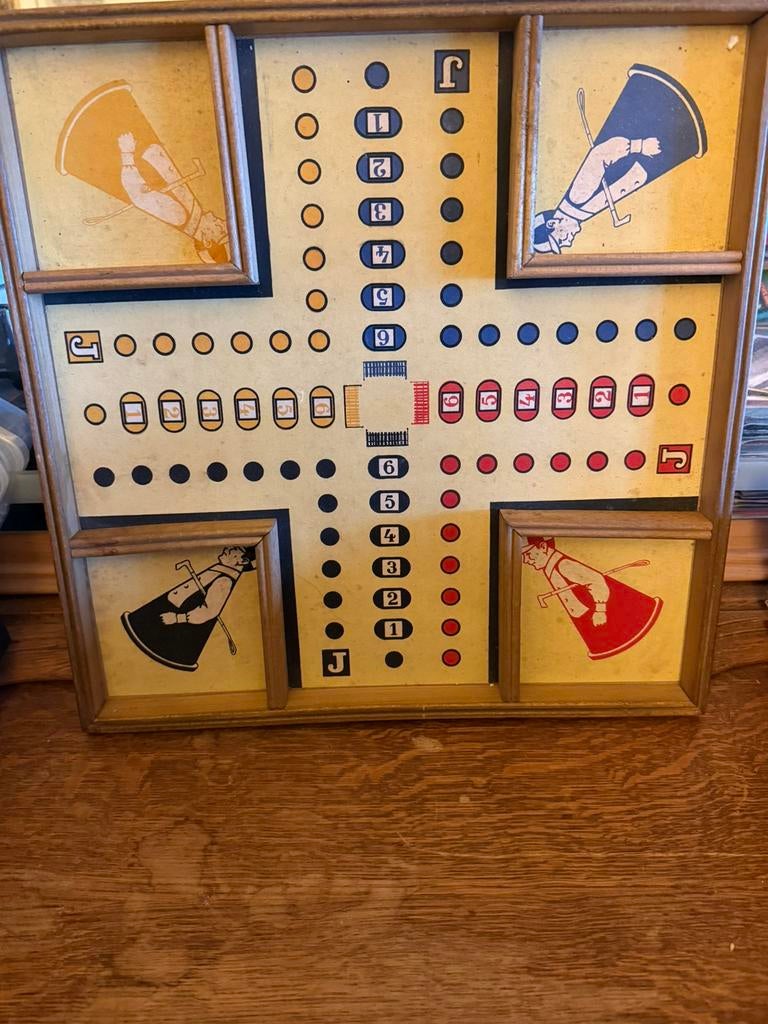 Jeu de chevaux, Trois ou quatre joueurs, Enlèvement ou Envoi, Comme neuf