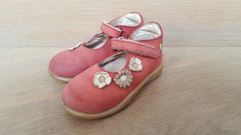 Lederen schoenen in maat 22, Kinderen en Baby's, Babykleding | Schoentjes en Sokjes, Zo goed als nieuw, Meisje, Schoentjes, Ophalen of Verzenden
