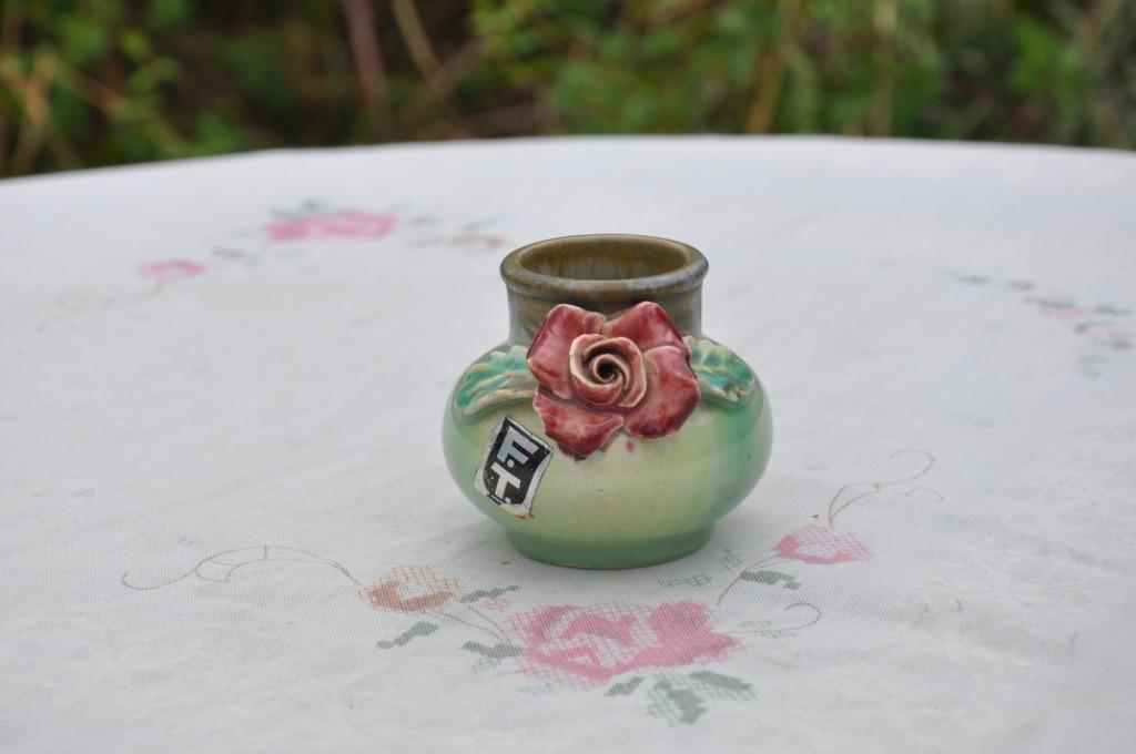petit vase de vitrine tertre belgique, Enlèvement ou Envoi