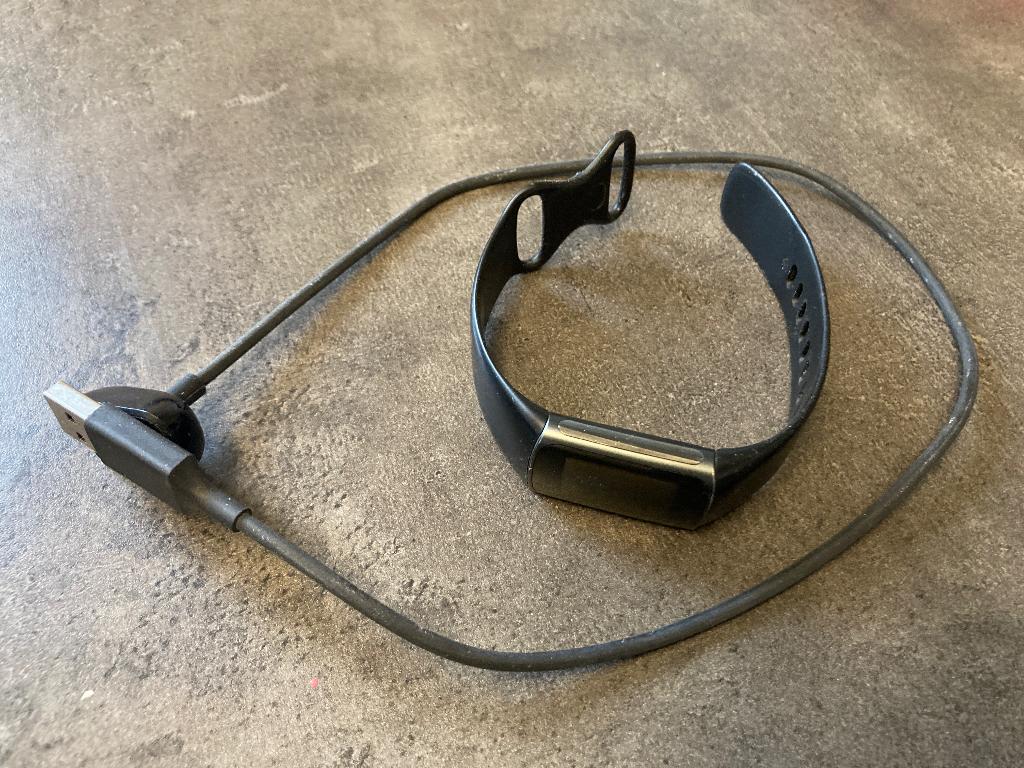 Smartwatch, Enlèvement, Comme neuf, Noir, Fitbit