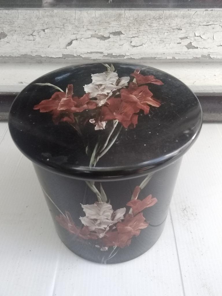 Metalen doos, decoratie: zeer decoratieve gladiolenbloemen, Verzenden, Gebruikt, Overige, Overige merken