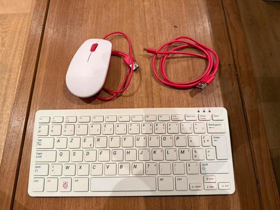 Raspberry Pi toetsenbord en muis, Ophalen, Toetsenbord en muis-set, Azerty, Zo goed als nieuw