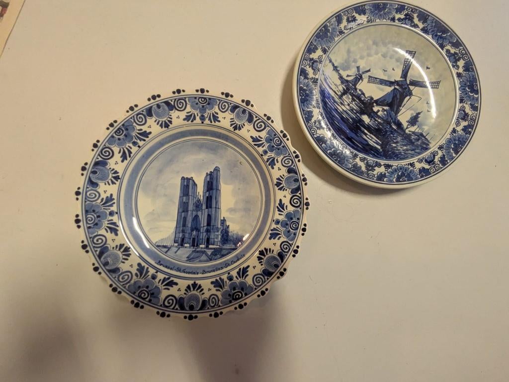 Assiettes bleues de Delft, Enlèvement