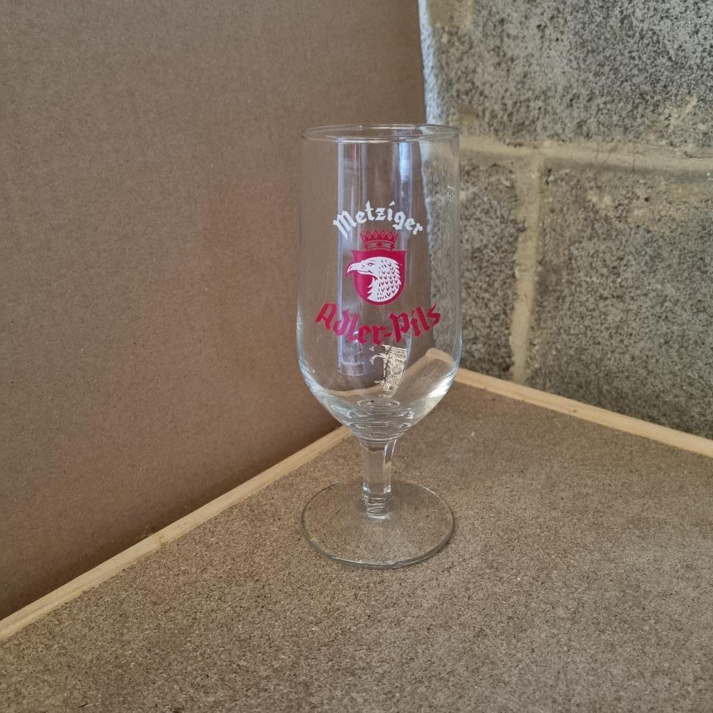 Verre Metziger Adler - Pils (modèle 3), Collections, Enlèvement ou Envoi, Utilisé, Verre ou Verres, Autres marques