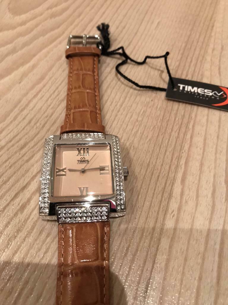 A vendre montre "Times", Autres marques, Enlèvement ou Envoi, Acier, Avec strass