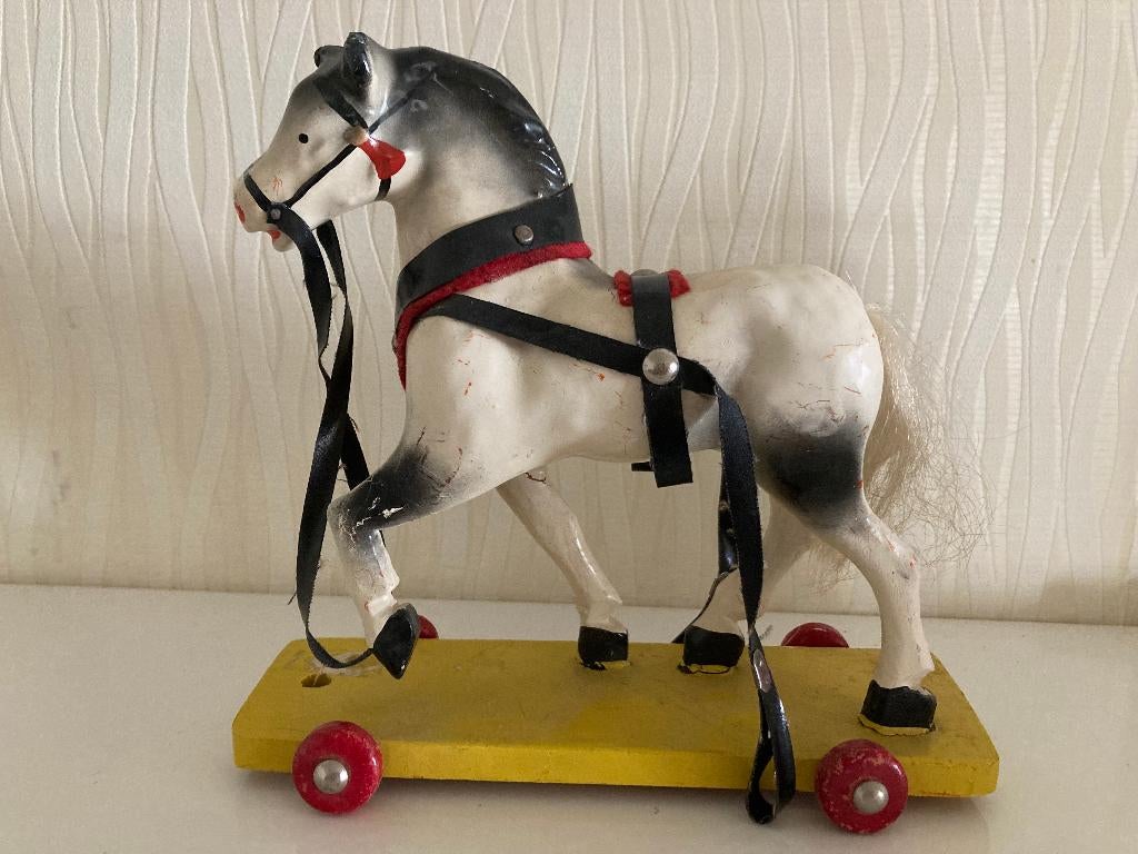 zolderopruiming: antiek papier-machée paardje (1950-1960), Enlèvement ou Envoi
