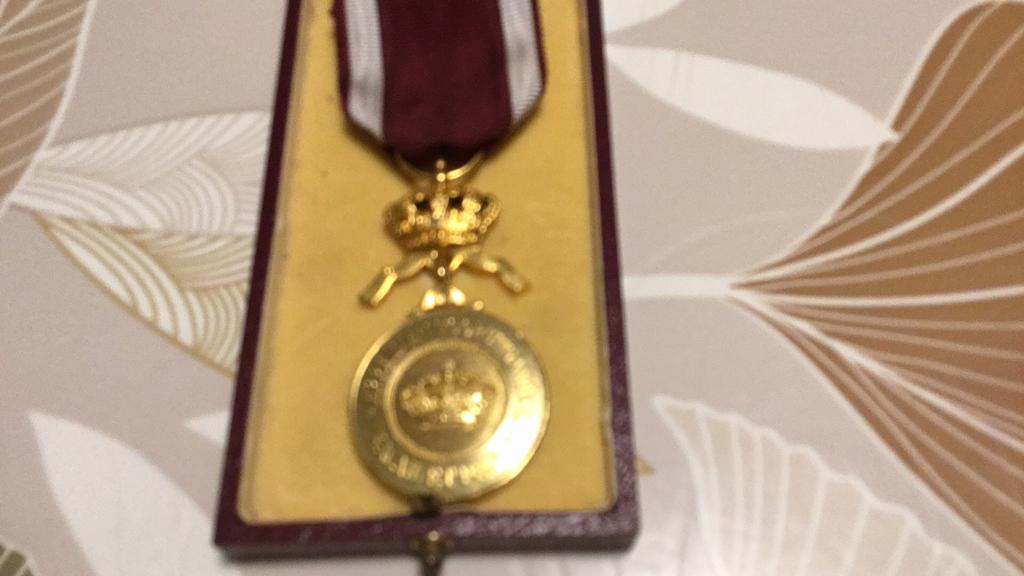 Médaille, Envoi