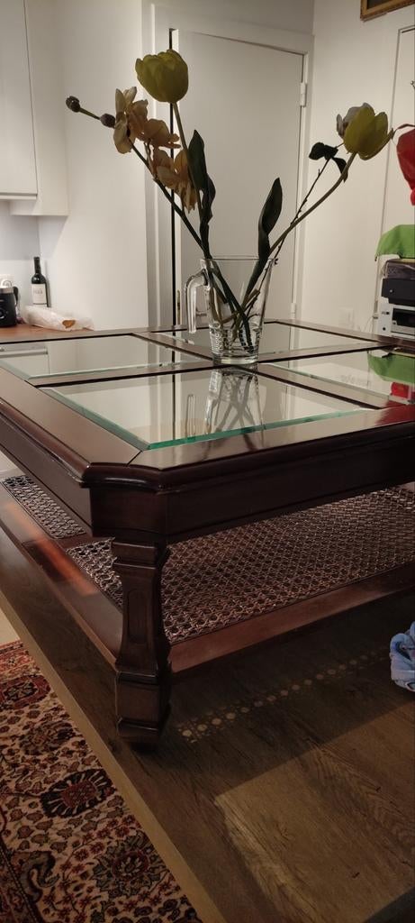 Elegante salontafel met afgeschuinde glazen, geweven rieten, Antiek en Kunst, Ophalen