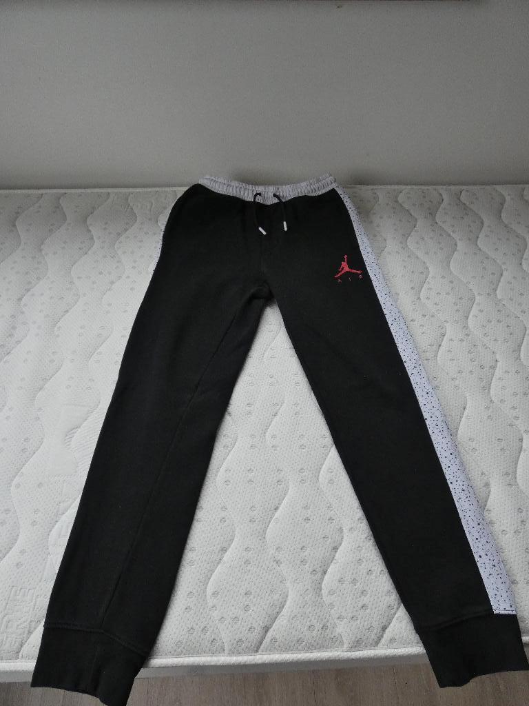 Jordan, 12 jaar oud, joggen, Ophalen, Zo goed als nieuw, Jongen
