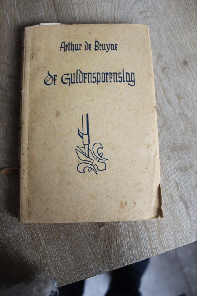 De Guldensporenslag, Ophalen