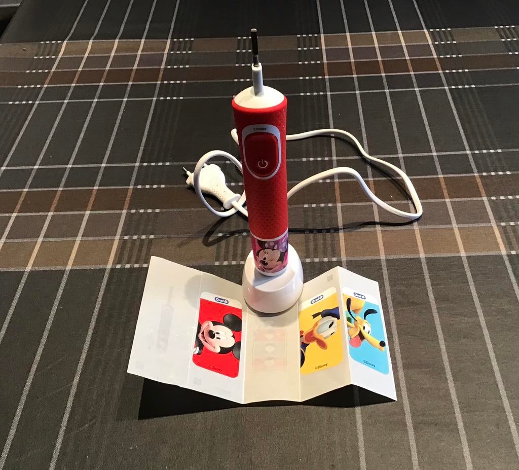 Oral B kids electrische tandenborstel, Ophalen, Zo goed als nieuw, Tandenborstel