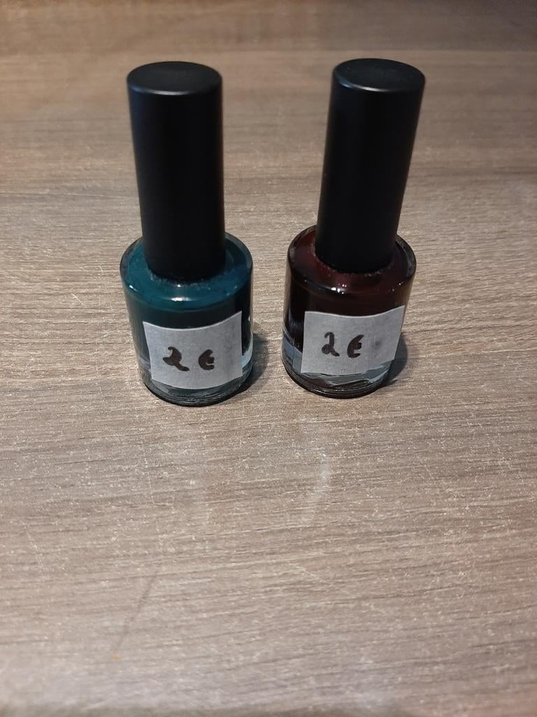 Mylene nagellak groen en bordeau, Bijoux, Sacs & Beauté, Enlèvement, Neuf