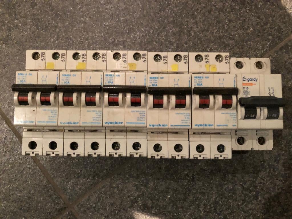 Automatische zekeringen, Doe-het-zelf en Bouw, Ophalen of Verzenden, Schakelaar