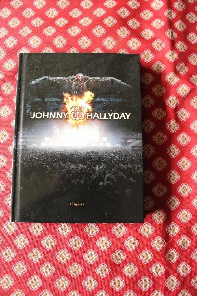 Coffret - Johnny Hallyday - Tour 66 - 3CD + 2 DVD - 2009, À partir de 9 ans, Enlèvement ou Envoi, Comme neuf