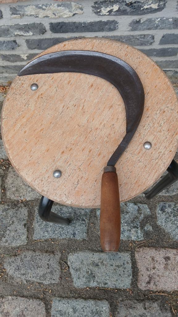 oude,antieke sikkel,gesmeed met houten handvat, Antiek en Kunst, Ophalen