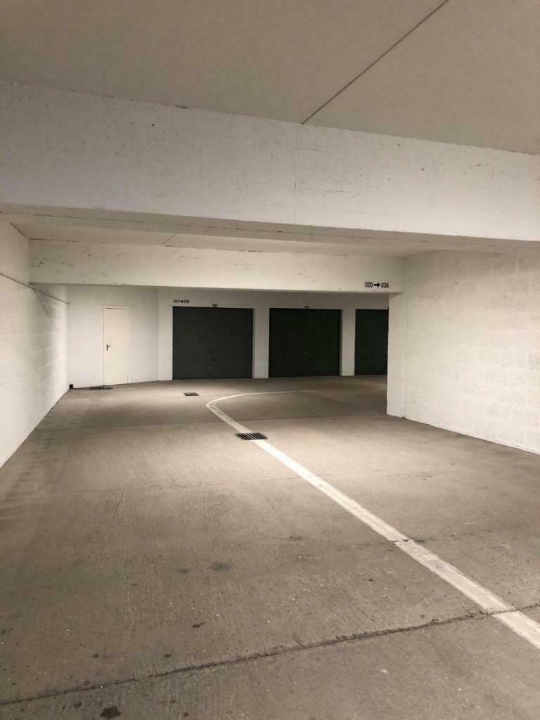 Oostduinkerke Afgesl Garagebox onder Europaplein Jaarverhuur, Provincie West-Vlaanderen