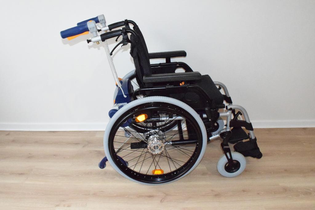 Elektrische rolstoel merk breezy basix 2, Ophalen of Verzenden, Inklapbaar, Zo goed als nieuw, Elektrische rolstoel