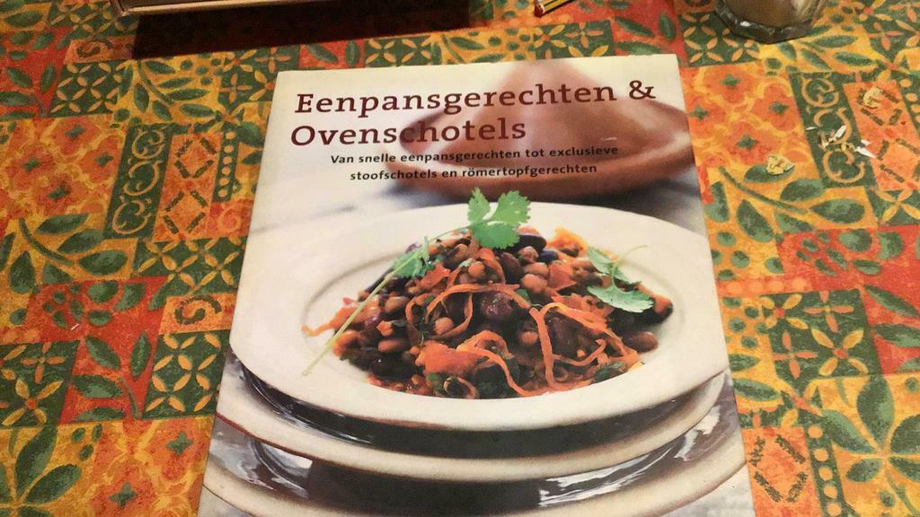 Eenpansgerechten & ovenschotels (I), Boeken, Ophalen of Verzenden, Zo goed als nieuw