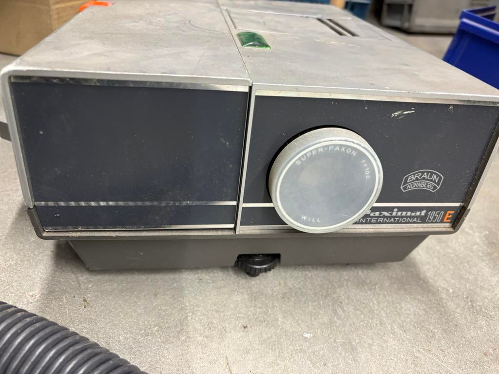 Braun paxilat diaprojector, Audio, Tv en Foto, Ophalen, Zo goed als nieuw