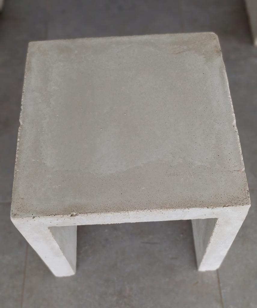 Tuintafel in wit beton, Tuin en Terras, Ophalen, Nieuw, Vierkant, Overige materialen