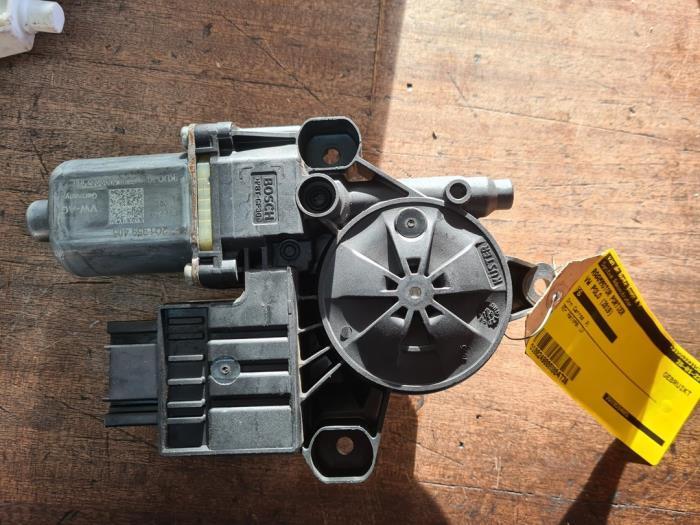 Moteur de vitre portière d'un Volkswagen Polo, Volkswagen, -, 3 mois de garantie, Utilisé