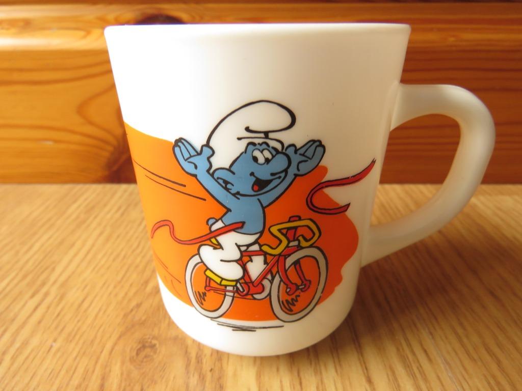 mug tasse les schtroumpfs en arcopal de 1991, Ophalen of Verzenden, Zo goed als nieuw, Kop(pen) en/of Schotel(s)