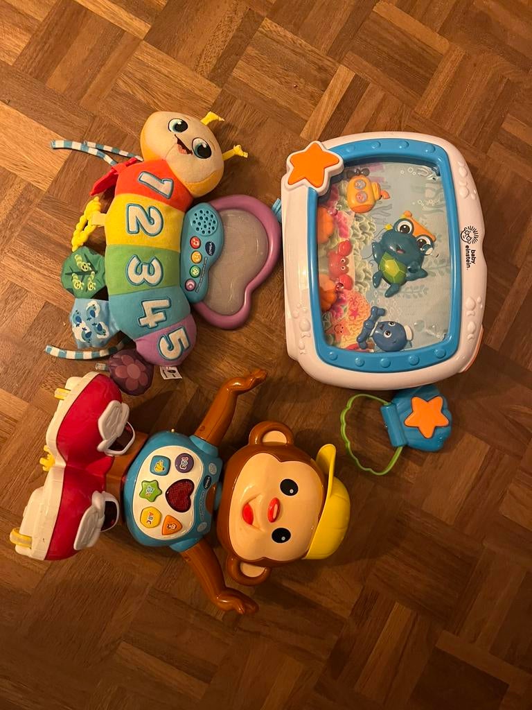 Vtech Babyspeelgoed: baby tv, dansende aap en zingende rups, Ophalen, Gebruikt