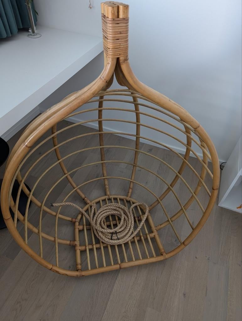 Loungestoel hangstoel rotan. Nieuwstaat!, Ophalen of Verzenden, Zo goed als nieuw, Rotan, Stoel