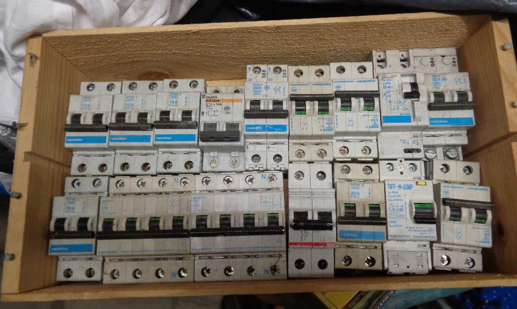 Electriciteitsschakelaar, Enlèvement ou Envoi, Utilisé