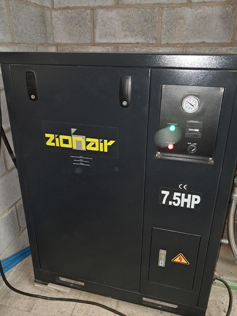 Zionair geluidgedempt 7,5 pk sterdriehoek, Ophalen, 800 liter/min of meer, Zo goed als nieuw, Geluidgedempt