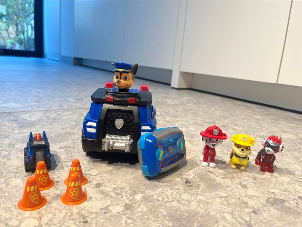 Auto op afstandsbediening Chase, Ophalen, Zo goed als nieuw, Afstandsbediening