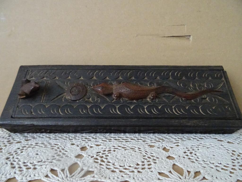 Houten Balinees kistje eetstokjes kikker en leguaan vintage, Antiek en Kunst, Curiosa en Brocante, Ophalen of Verzenden