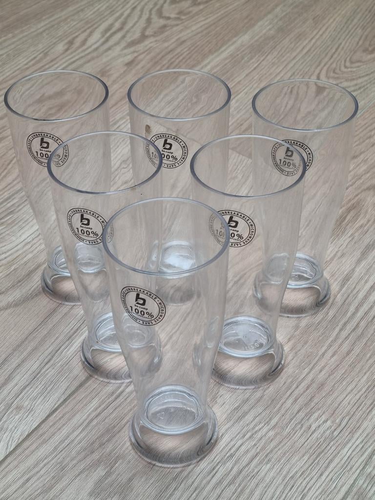 Plastic bierglazen, Caravans en Kamperen, Ophalen, Zo goed als nieuw