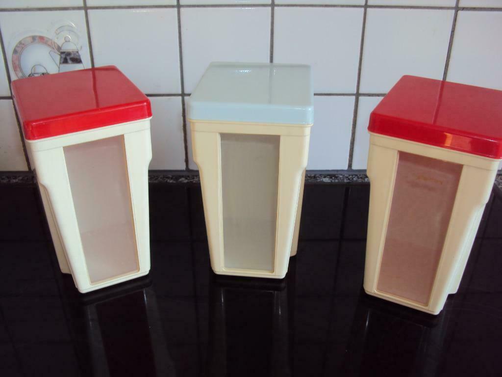 DBP 3 retro voorraaddozen met 'venstertje' 2 met rode deksel, Verzamelen, Retro, Huis en Inrichting, Ophalen of Verzenden