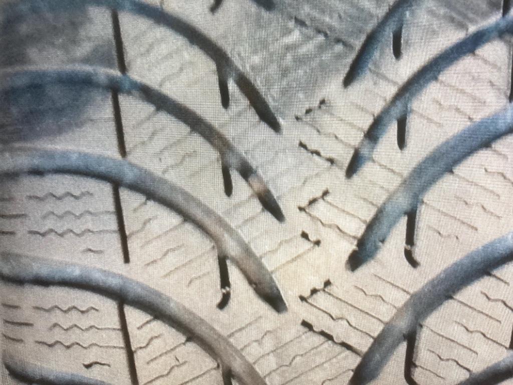 2 pneus hiver Hankook 225/50/16, Autos : Pièces & Accessoires, Pneus hiver, Enlèvement ou Envoi, 16 pouces, Véhicule de tourisme